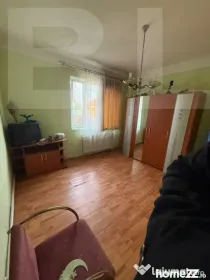 Casa de vanzare, cu 3 camere, doua bucatarii+teren in Simeri