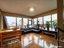 Spații comerciale in clădire de birouri central