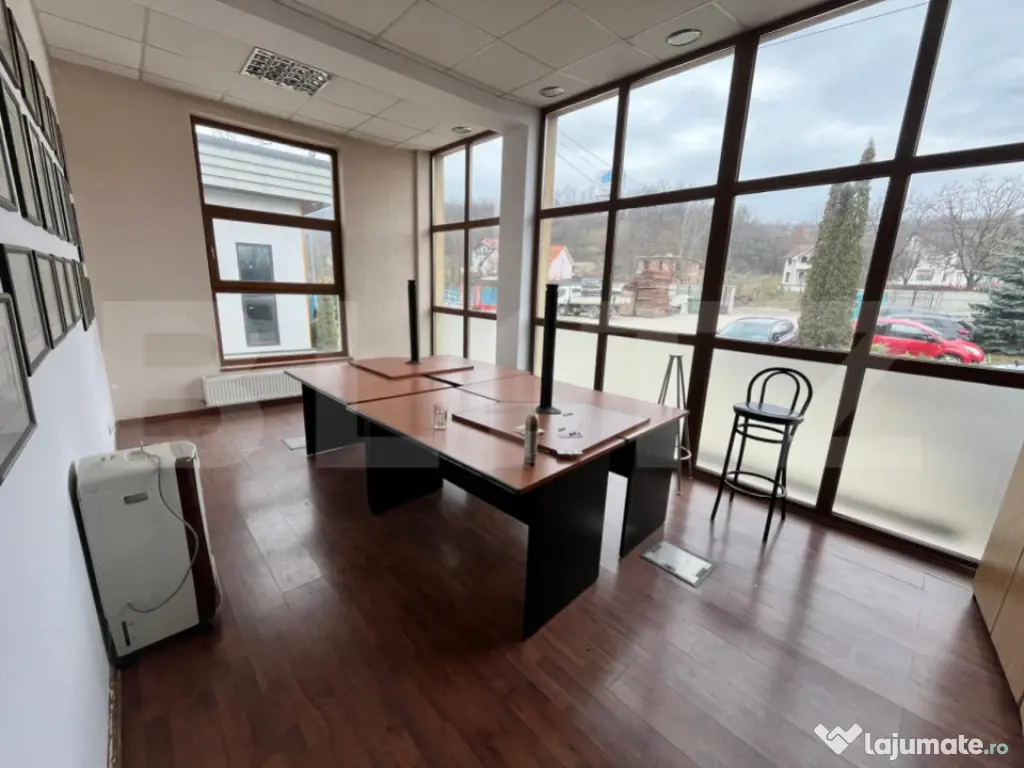 Birou 18 mp cu parcare si spatii comune, zona de Centura