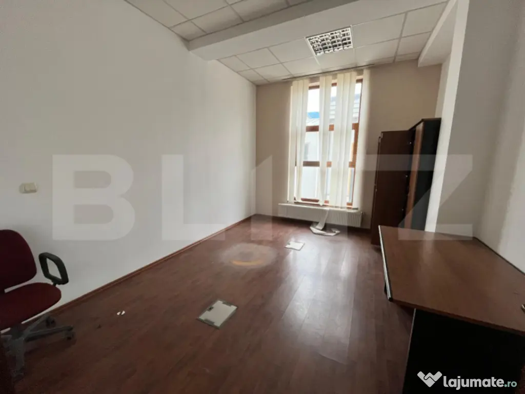 Birou 18 mp cu parcare si spatii comune, zona de Centura