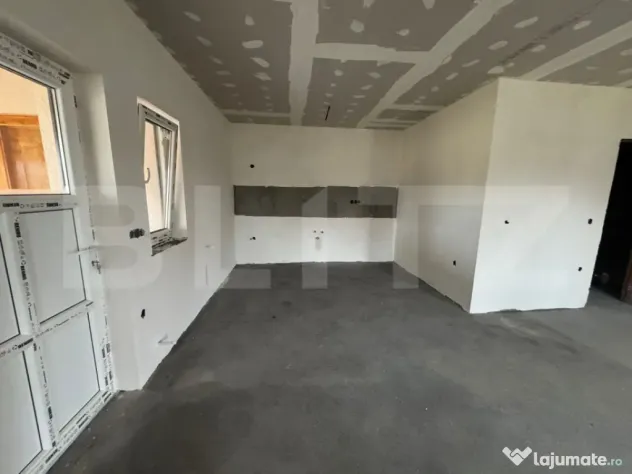 Casa cu 3 camere de vanzare , 100mp, teren 500 mp, in Lazuri