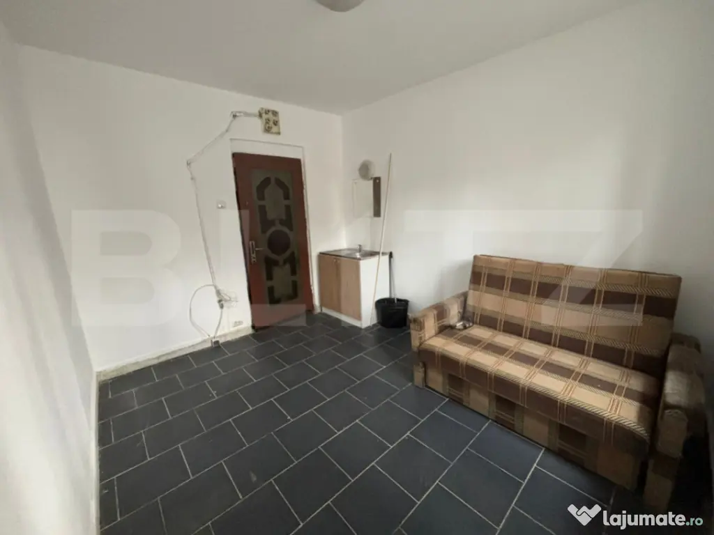 Cameră de cămin renovată, parter, zona Astra