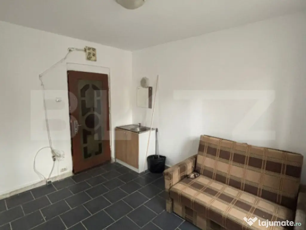 Cameră de cămin renovată, parter, zona Astra