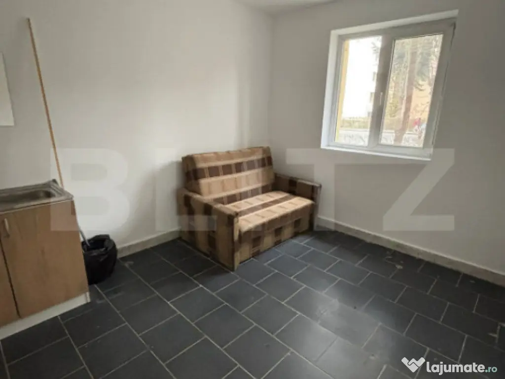 Cameră de cămin renovată, parter, zona Astra