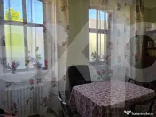 Oportunitate! Casă, 4 camere, curte comună, ultracentral, 