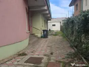 Casa la curte individuala Sector 4 (M Eroii Revolutiei) 