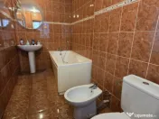 Casa la curte individuala Sector 4 (M Eroii Revolutiei) 