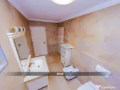 DE VANZARE Casa de Familie cu Piscina si Mult Spatiu Exte... 