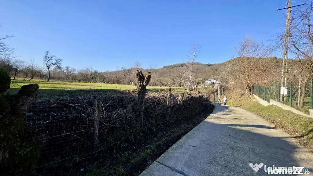 Teren 4.549 mp intravilan, cu posibilitate de parcelare. - Gura Vitioarei (Prahova)