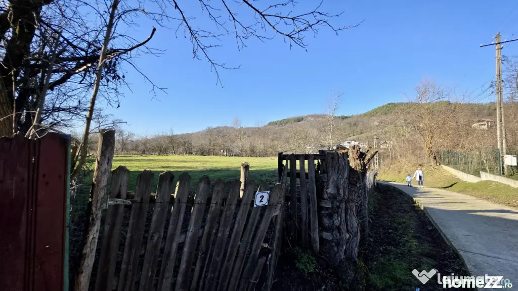 Teren 4.549 mp intravilan, cu posibilitate de parcelare. - Gura Vitioarei (Prahova)