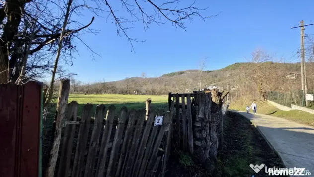 Teren 4.549 mp intravilan, cu posibilitate de parcelare. - Gura Vitioarei (Prahova)