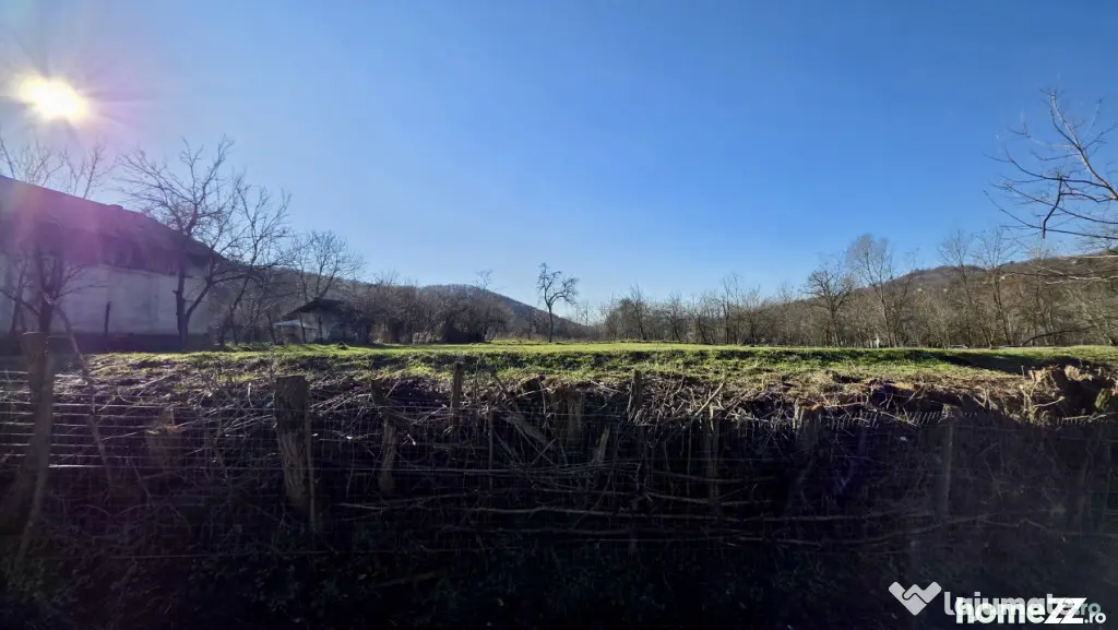 Teren 4.549 mp intravilan, cu posibilitate de parcelare. - Gura Vitioarei (Prahova)