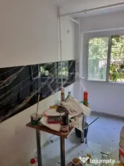 Apartament 2 Camere , Semi-Decomandat , Etaj 2/4 , Piata Res 