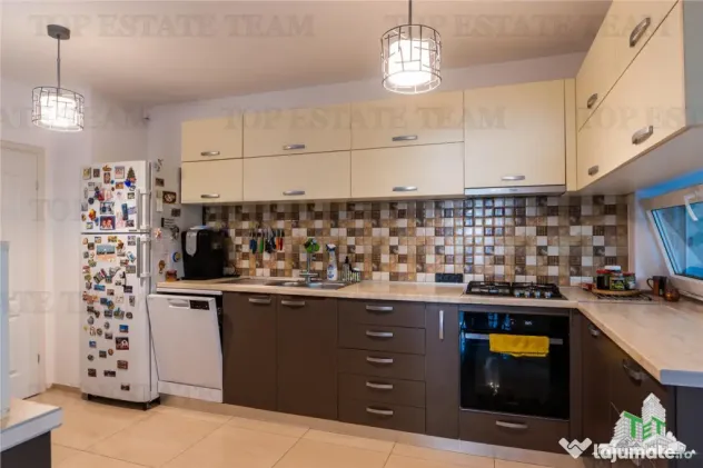 Vila 5 camere, Pasarea, Branesti cu piscina