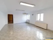 Apartament in vila,3 camere,90 mp utili,acces separat,Brasov 