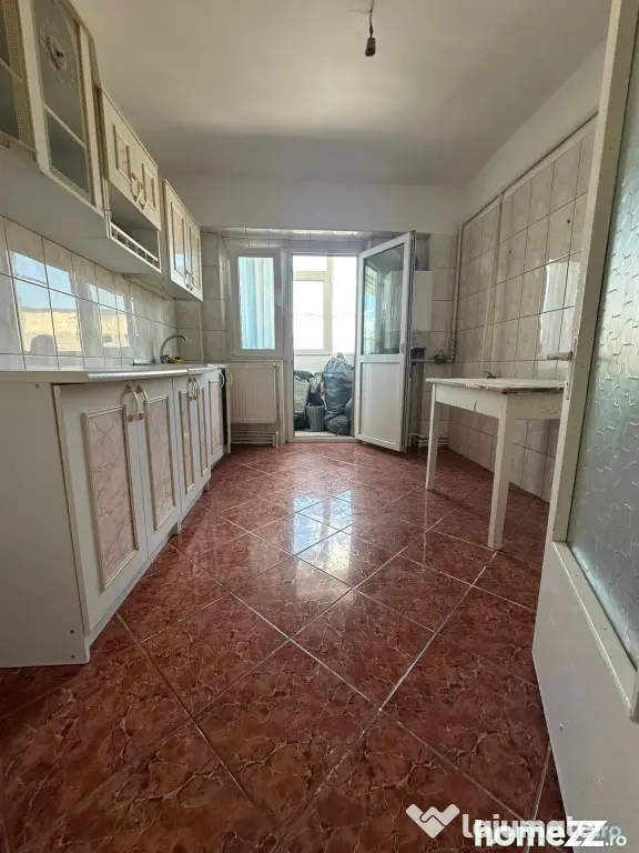 - Apartament 3 camere - 68mp, zona apropiata de Bariera Cala - Braila (Braila)