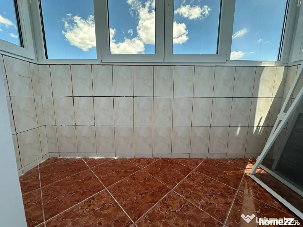 - Apartament 3 camere - 68mp, zona apropiata de Bariera Cala - Braila (Braila)