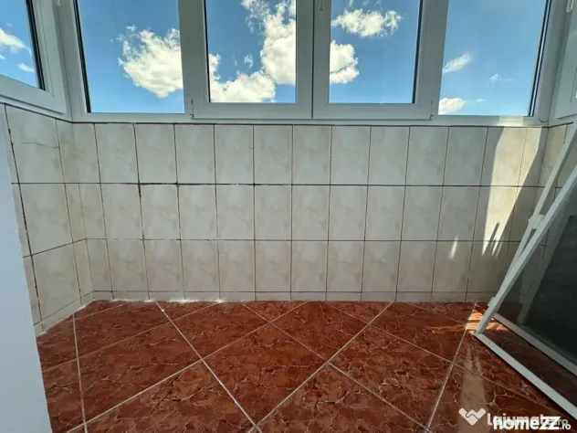 - Apartament 3 camere - 68mp, zona apropiata de Bariera Cala - Braila (Braila)