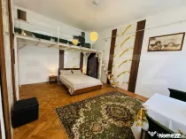 Garsonieră spațioasă, tip duplex, în centrul istoric al