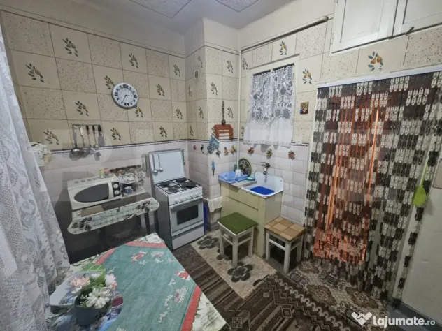 Apartament de vânzare cu 2 camere, 80mp, decomandat, Ocna M