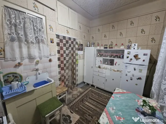 Apartament de vânzare cu 2 camere, 80mp, decomandat, Ocna M