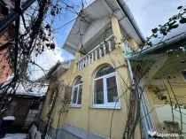 Casă individuală de vânzare, 63 mp utili, zona Barabant