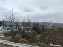 Casa batraneasca,partial renovata,loc. Meresti,3400mp teren
