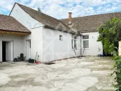 Casa cu vad comercial in Salonta 