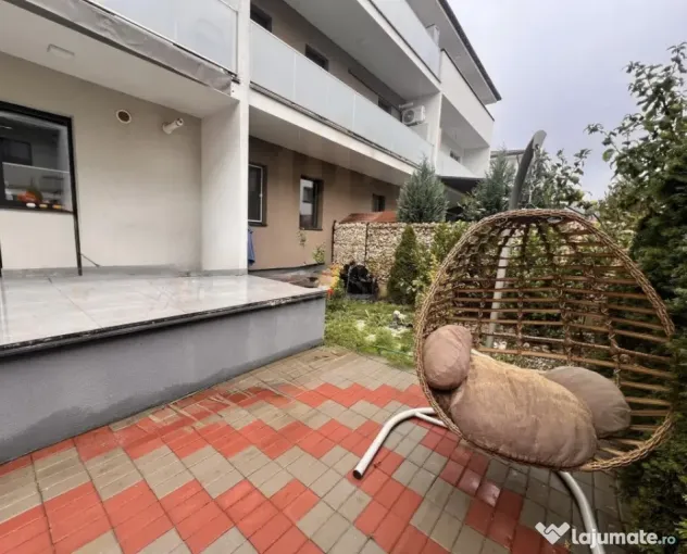 Apartament 3 camere, 53 mp, zona Sasar