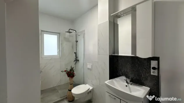 Apartament 3 camere, 53 mp, zona Sasar