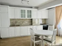 Inchiriez apartament cu 3 camere in regie