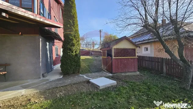 Casă / Vilă cu 3 camere de vânzare-Cacica-Suceava - Cacica (Suceava)