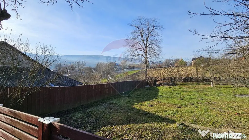Casă / Vilă cu 3 camere de vânzare-Cacica-Suceava - Cacica (Suceava)