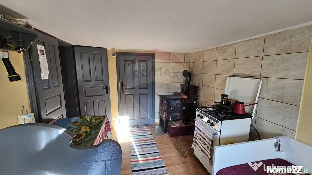 Casă / Vilă cu 3 camere de vânzare-Cacica-Suceava - Cacica (Suceava)