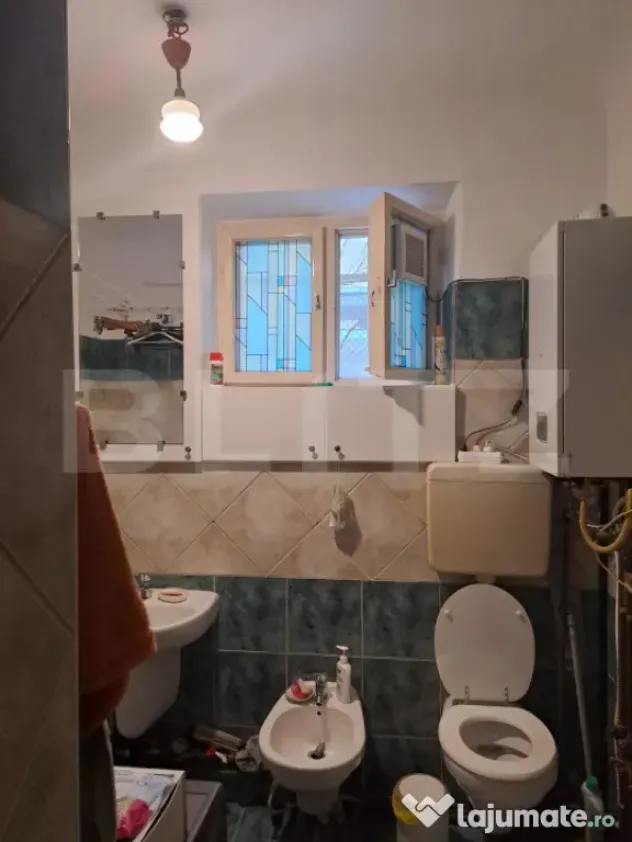 Apartament 2 camere la casă cu curte comună și parcare, G