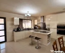 CASA MODERNA cu 1,6 HA LIVADA