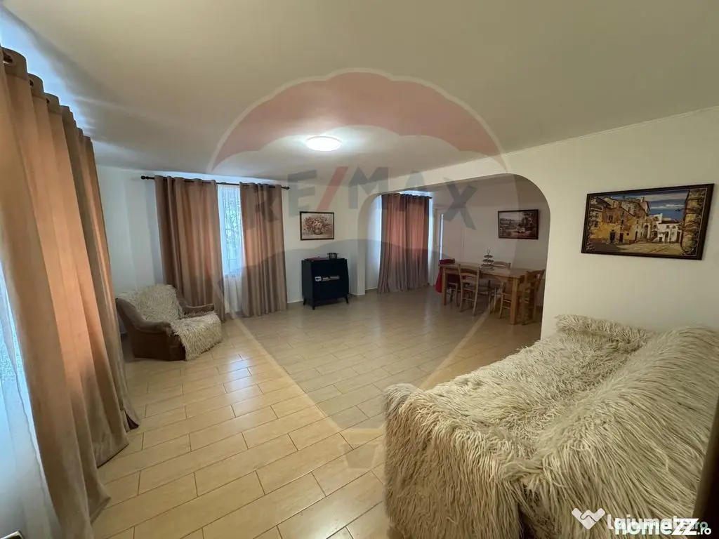 Casă / Vilă cu 6 camere de vânzare în zona Darmanesti - Piatra-Neamt (Neamt)