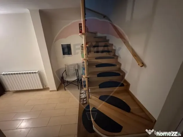 Casă / Vilă cu 6 camere de vânzare în zona Darmanesti - Piatra-Neamt (Neamt)