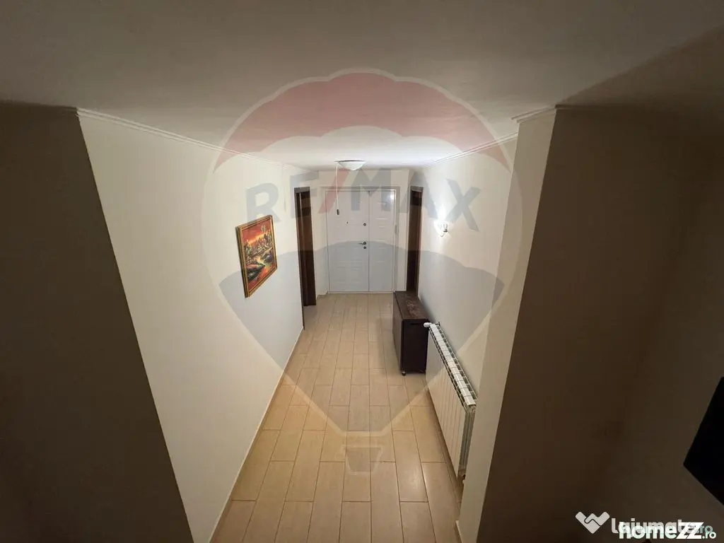 Casă / Vilă cu 6 camere de vânzare în zona Darmanesti - Piatra-Neamt (Neamt)