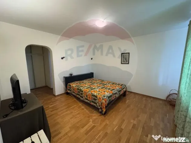 Casă / Vilă cu 6 camere de vânzare în zona Darmanesti - Piatra-Neamt (Neamt)