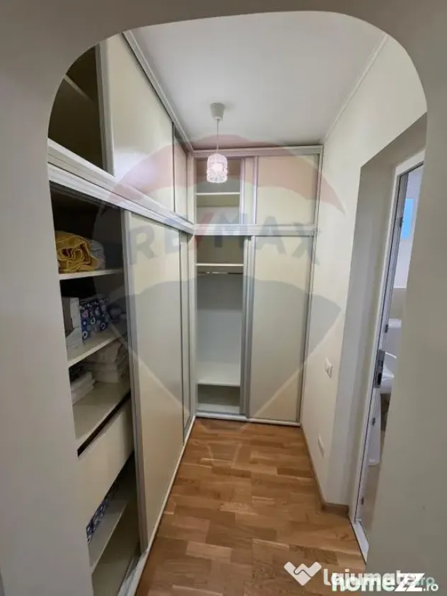 Casă / Vilă cu 6 camere de vânzare în zona Darmanesti - Piatra-Neamt (Neamt)