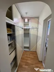 Casă / Vilă cu 6 camere de vânzare în zona Darmanesti 