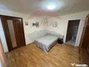 Casă / Vilă cu 6 camere de vânzare în zona Darmanesti 