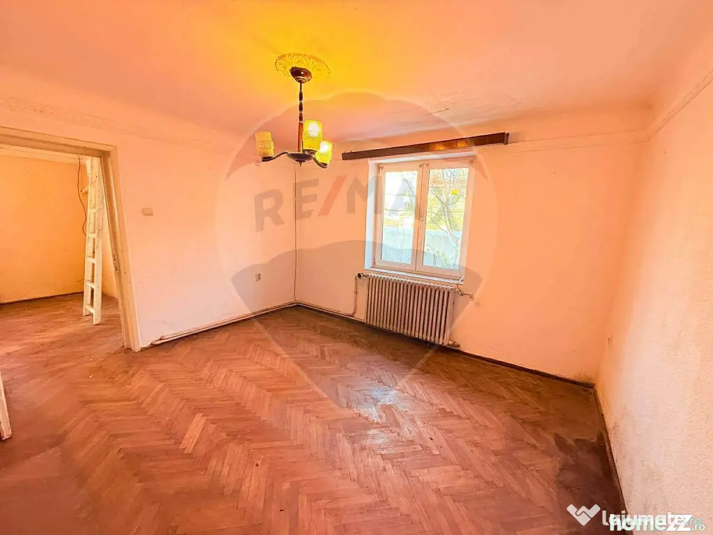Casă de vanzare cu curte | 4 camere | Zona Gorjului | Te...