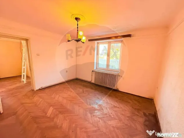 Casă de vanzare cu curte | 4 camere | Zona Gorjului | Te...