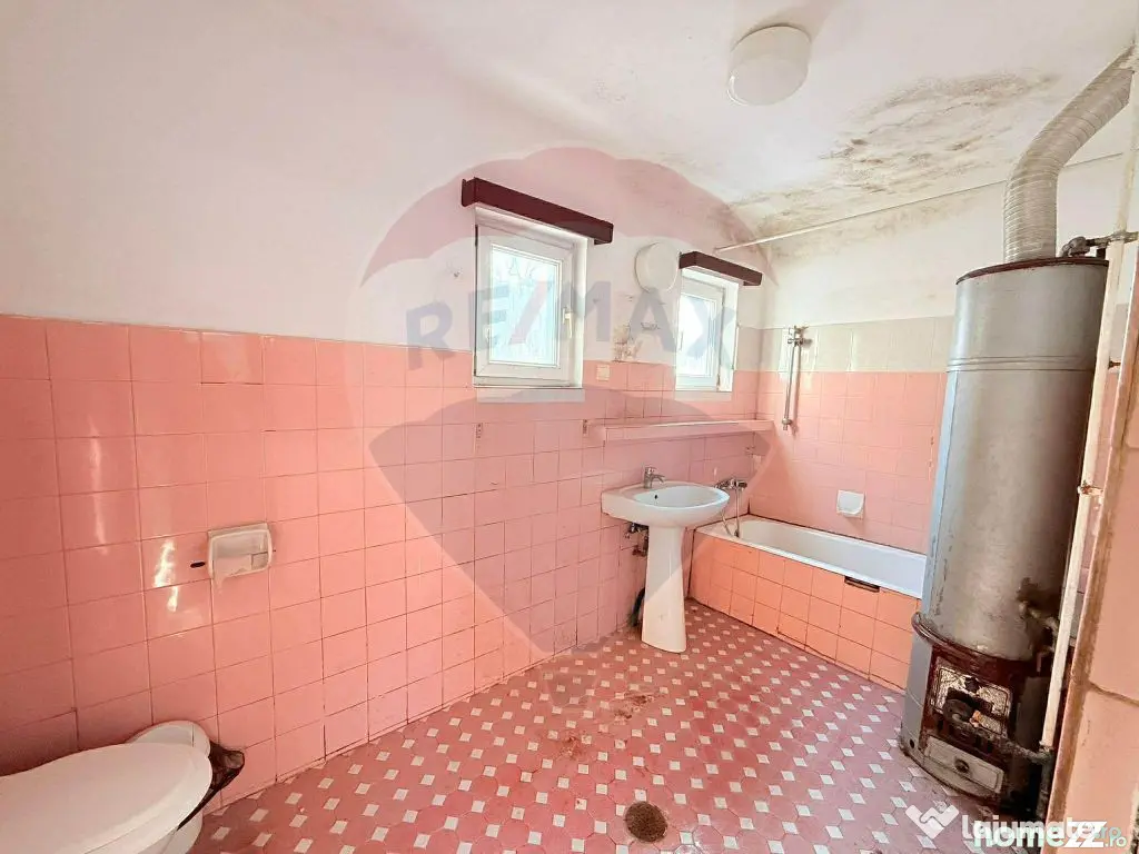 Casă de vanzare cu curte | 4 camere | Zona Gorjului | Te...