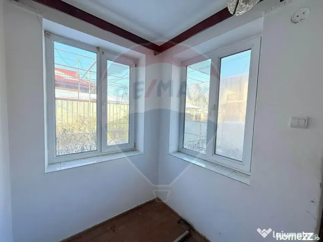Casă de vanzare cu curte | 4 camere | Zona Gorjului | Te...