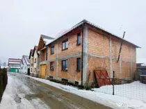 Casă/vilă spațioasă, centrală în Săliște, structu...