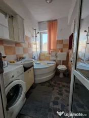 Garsonieră de închiriat – Zona Centrală, Str. 9 Mai,... 