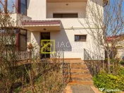 Duplex intreg sau 1/2 Duplex, de inchiriat, in cartierul Se 